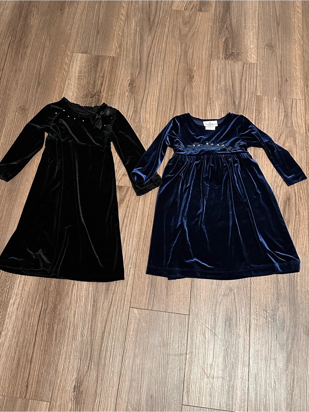 Bundle of Girls (4T) Velvet Long-Sleeve Girls Dress - Navy and Black